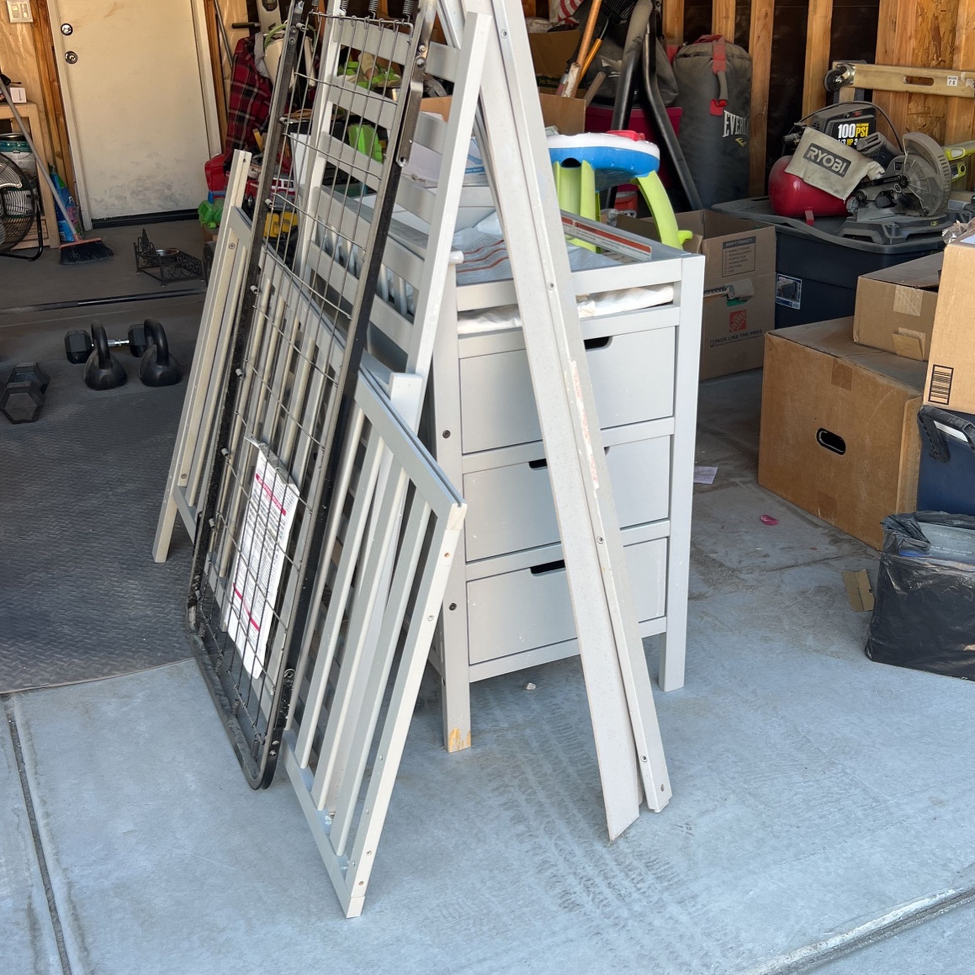 Crib, Changing Table  Convertible 