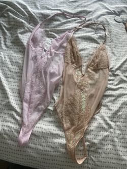 Victoria Secret Lingire Size Small