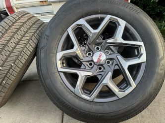 20s OEM GMC (2025 Take Offs) —-Chevy Also —-Brand New Set—-Hablo Español 