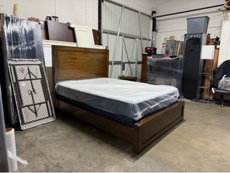 Queen bed $280