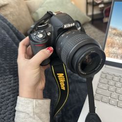 NIKON D3100