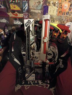 "Star Wars" lightsabers...(Brand new)...