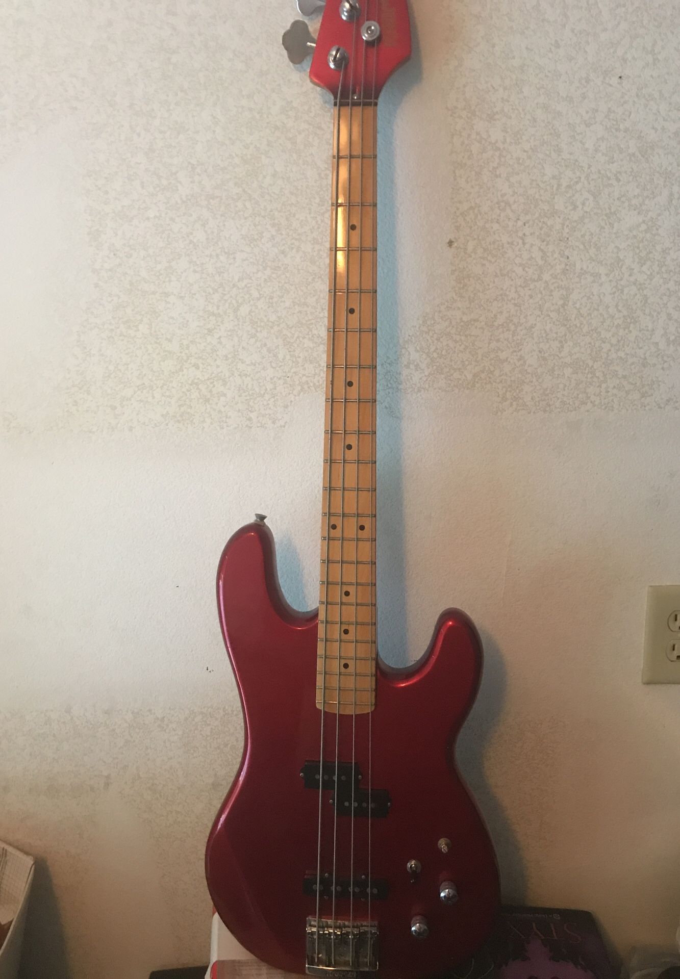 Kramer Striker 700 ST