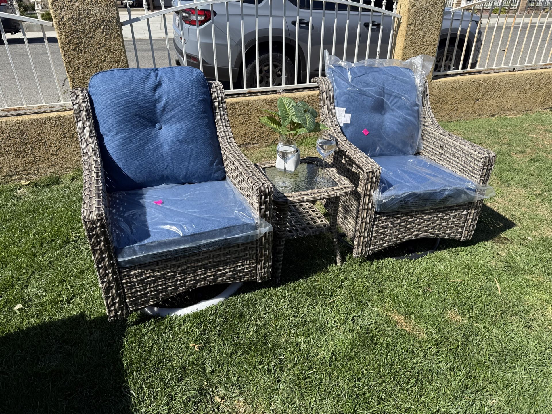 Brand New Patio Outdoor Furniture Set Swivel Chairs
