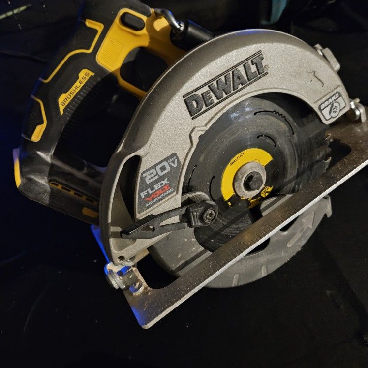 DEWALT Skill Saw *Moving Out The Country Can't Take It With Me