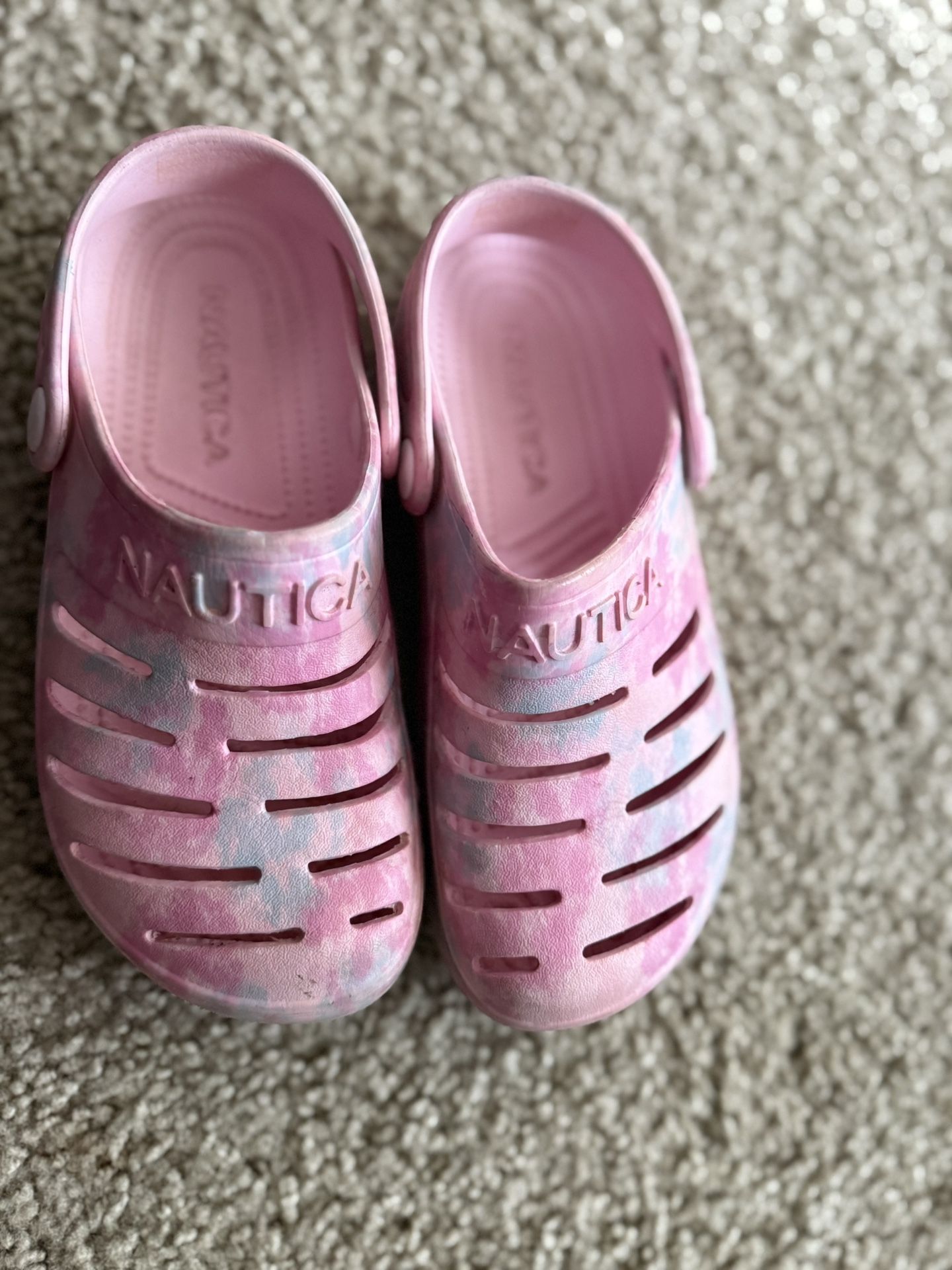 Nautica Size 2 Kids Crocs