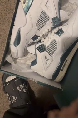 Jordan 4s