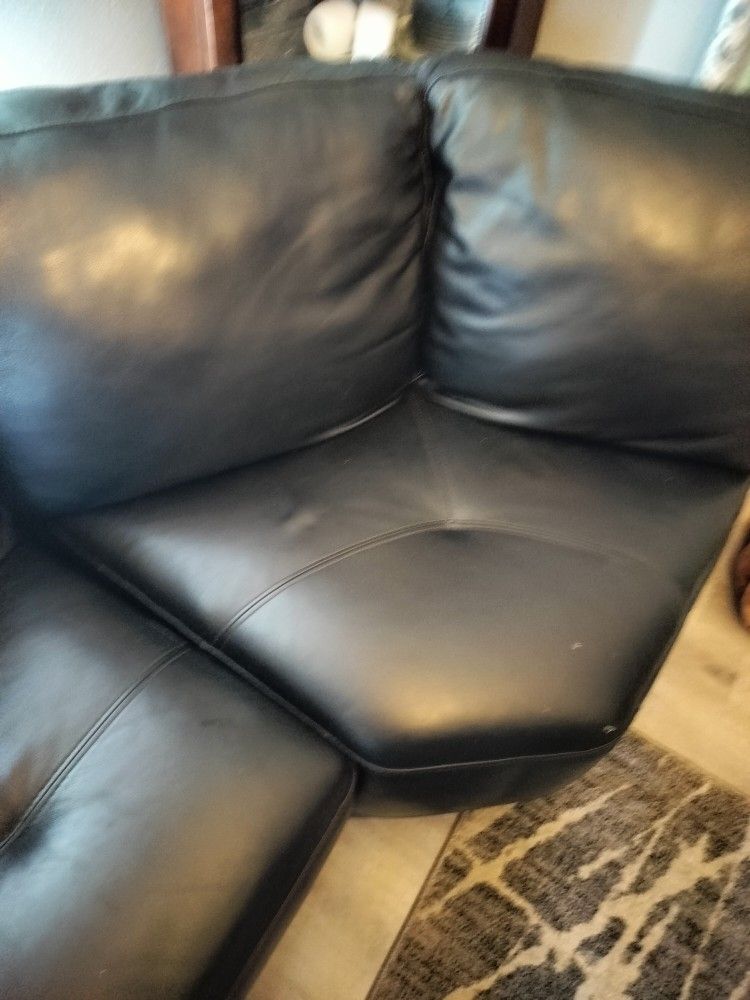 It's Sofa Color Black Five Piece Two Big Piece