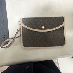 Michael Kors Wristlet 