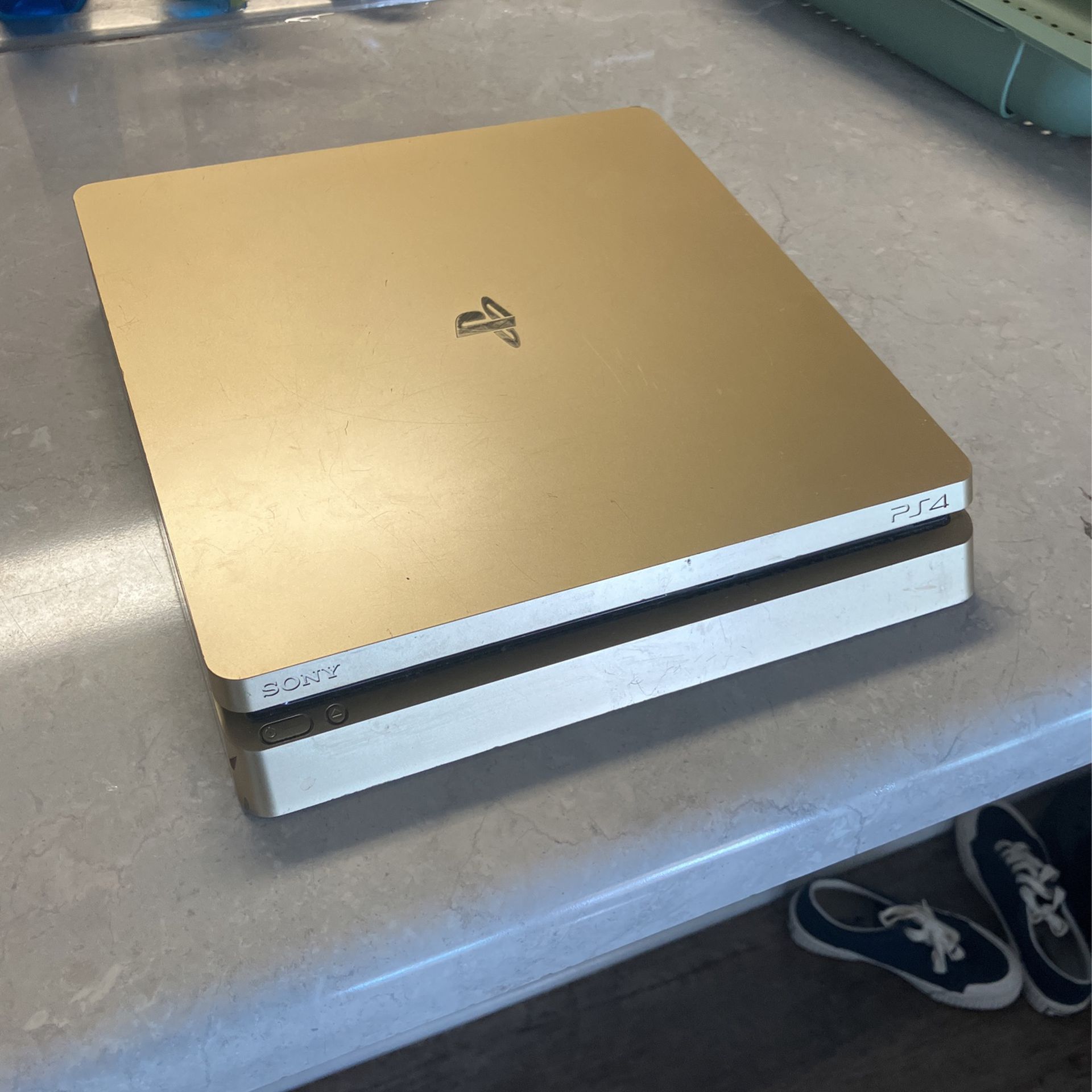 GOLD PS4 Slim with Controller 