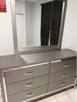 Mueble con espejo