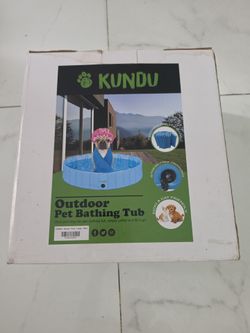 New in box Kundu Round Blue outdoor pet bathing tub. Large