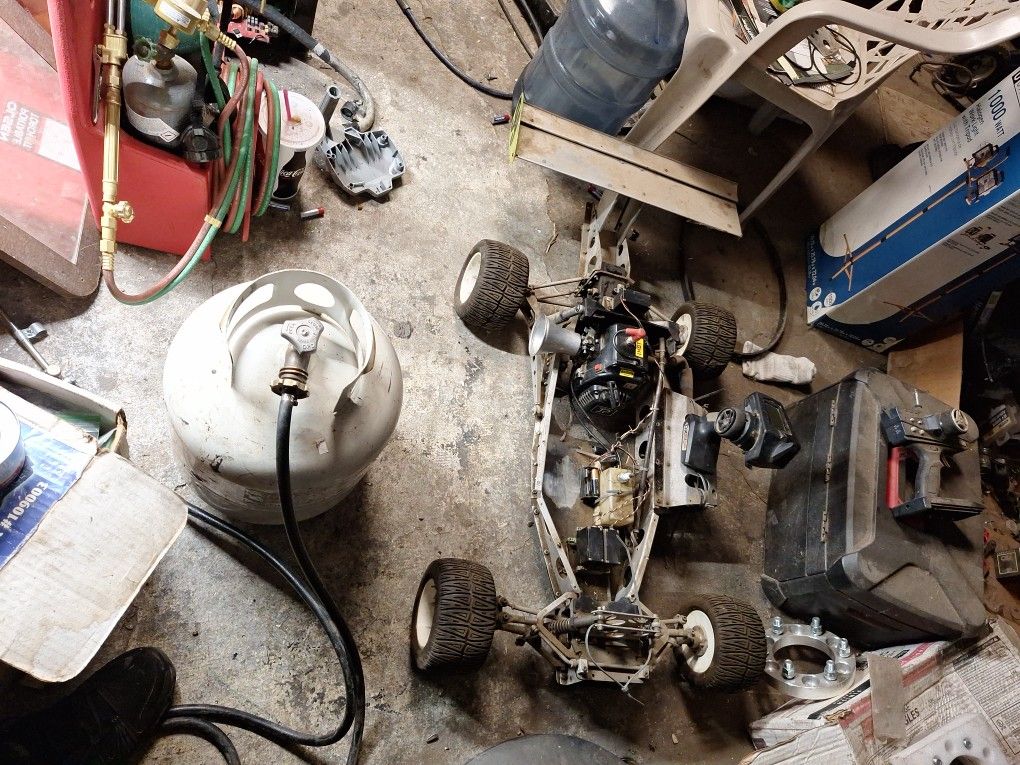 5th scale takes regular unleaded gasoline r c monster car... brand new JP. Perkins portied aftermarket engine withbored out piston, front steer ser