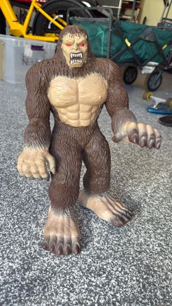 Giant 16” Bigfoot Sasquatch Vinyl -maidenhead Animal Planet Toys R Us Exclusive