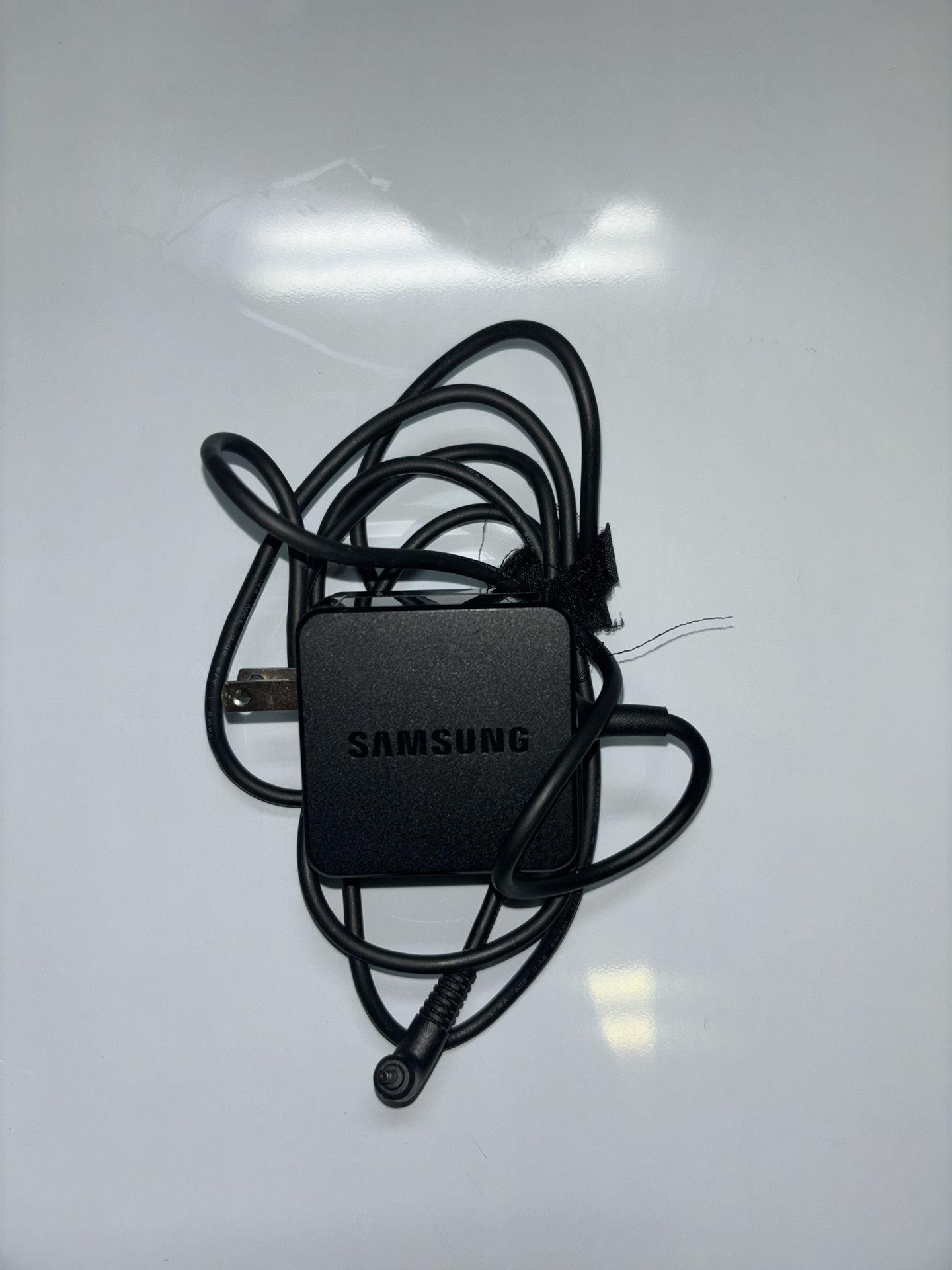 Power Cord Samsung 26W 12V 2.2A AC Adapter