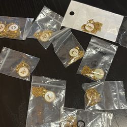 Vendo Cadena Con Letra Bañado En Oro Cada Una A $15