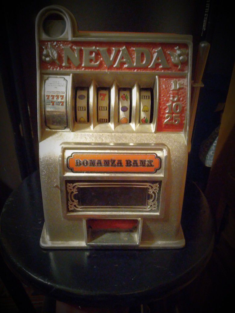 Novelty Slot Machine Bank Really Pays If U Put Money And Win