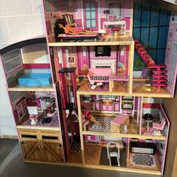 Doll House 