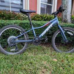 Giant XTC Kids Mountain Bike