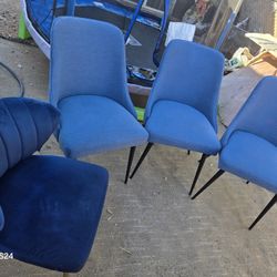 4 Chairs