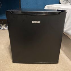 Mini Fridge 