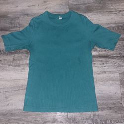 turquoise Uniqlo t-shirt, size M.