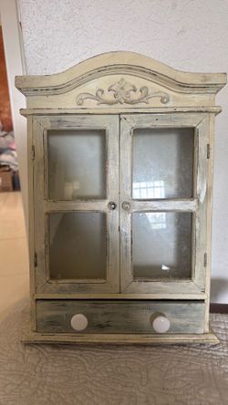 Small curio
