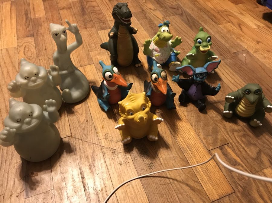Vintage Pizza Hut land before time puppets