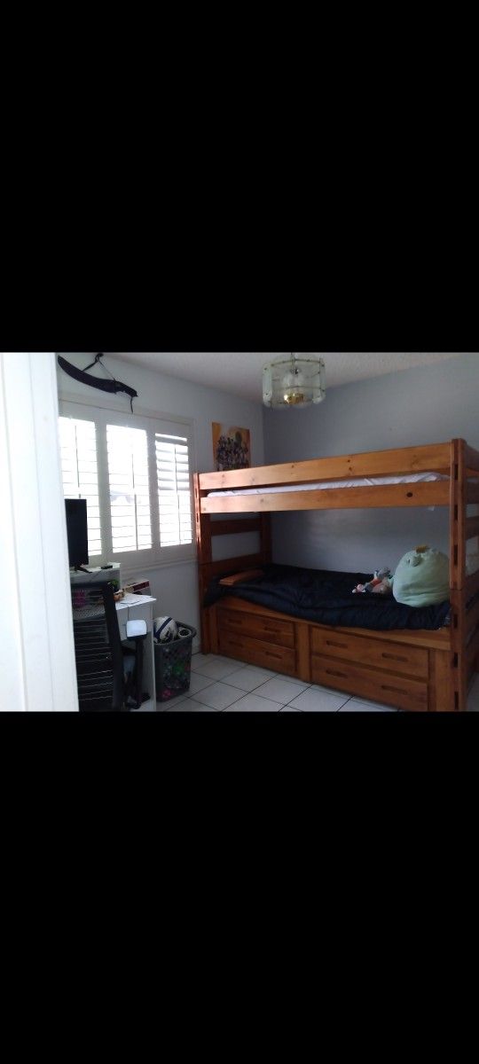 Bunk Bed 
