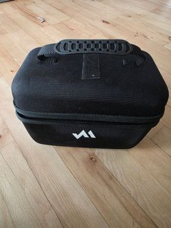Shure MV7 Professional USB/XLR Podcast Microphone + Carrying Case & Accessories – Excellent Condition