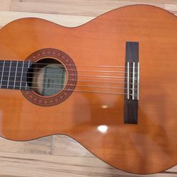 Yamaha C40 Classical Acoustic Guitar