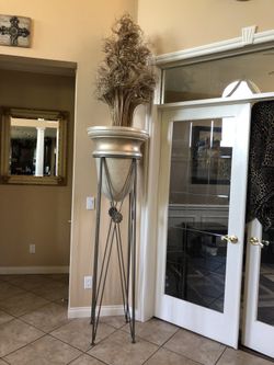 Stand from Art Van paid 499 asking 199