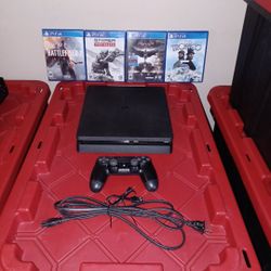 SONY PLAYSTATION 4 GAMING SYSTEM WITH 4 GAMES / NICE SHAPE 