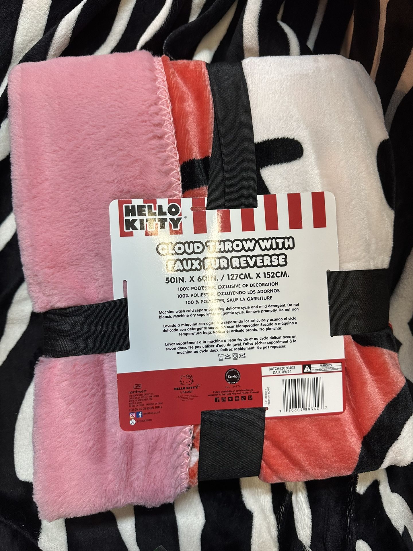 New Hello Kitty Blanket $25
