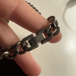 I’m Looking To Sell The Stainless Steel Chain