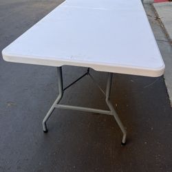 6 Ft Foldable Table