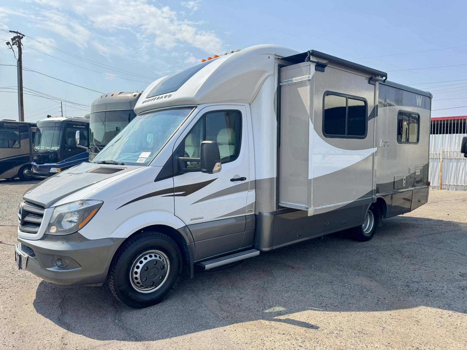 2014 Winnebago view 24V Mercedes diesel sprinter with large slide out