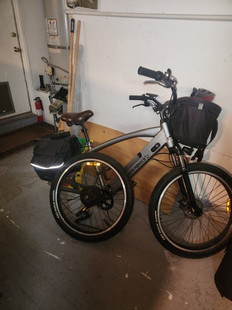 Nakto Santa Monica Premium 26" Electric Commuter Bike 750 Motor