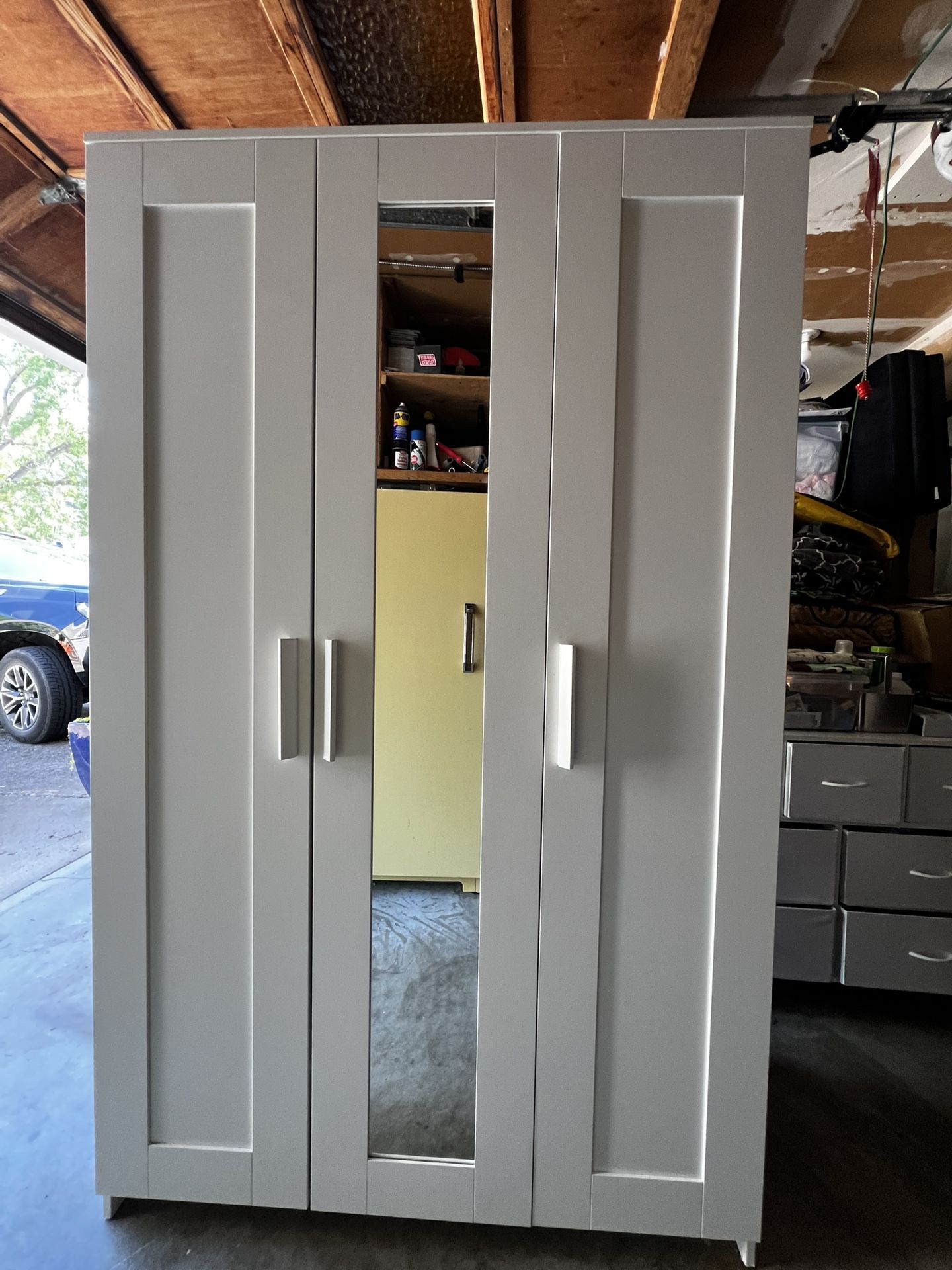 Wardrobe with Mirrored Door
