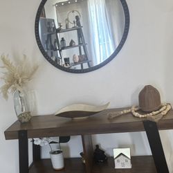 Mirror With Entry Table Decorations