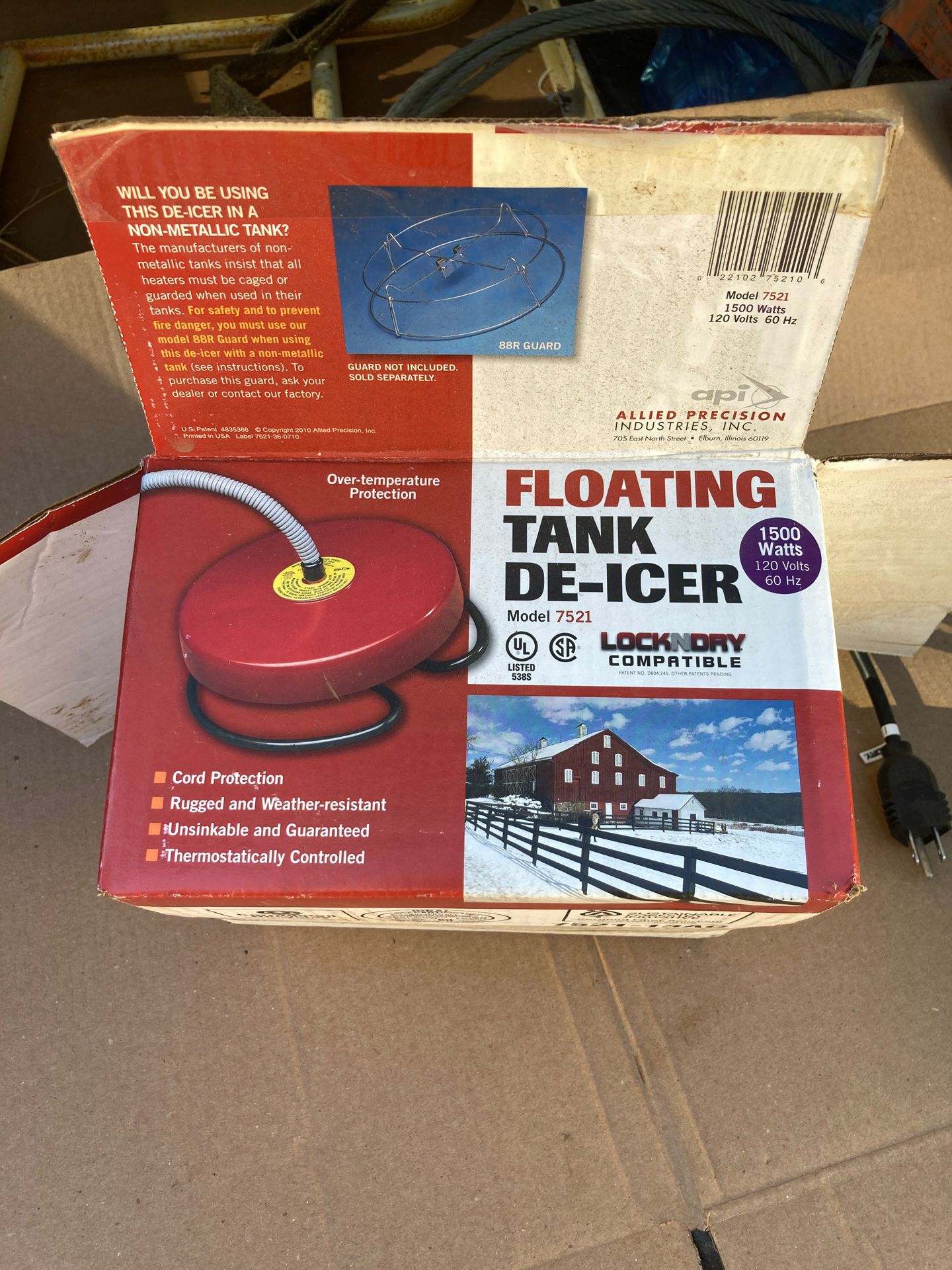 Floating tank de-icer