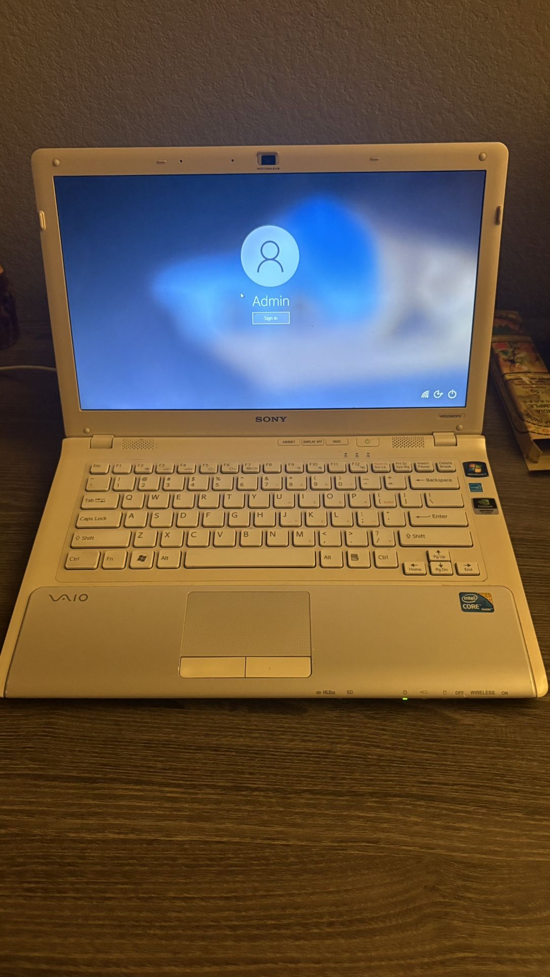 Sony Vaio Laptop – Windows 10 Pro / 8 GB RAM / 500 GB Drive / 15.6″ Screen + Case