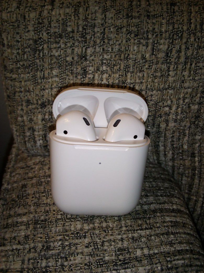 Apple AirPods 2nd Generation (Open box Never Used)