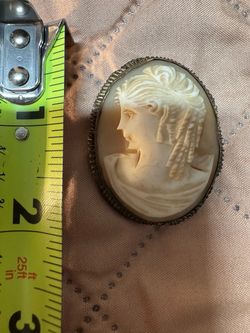 Antique Large Hand-Carved Natural Shell Cameo Brooch – Classical Female Profile