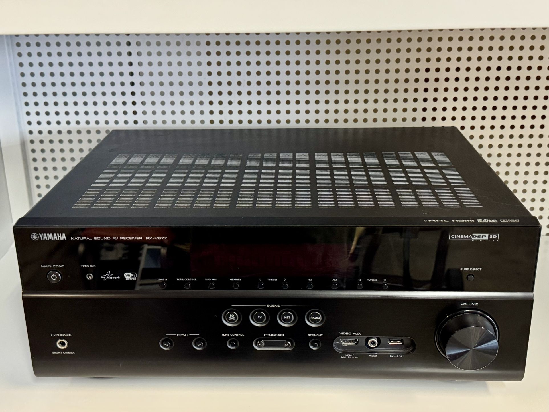 Yamaha RX-V677 7.2-Channel Wi-Fi Network AV Receiver (Complete With Remote)