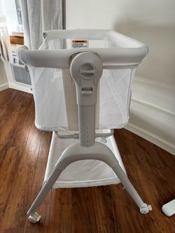 BABY BASSINET HARPA, LIKE NEW !