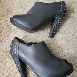 Black Leather Studded Pumps