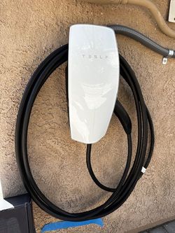 Tesla Stand Wall Connector