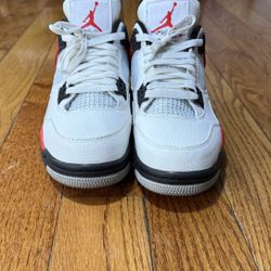 Air Jordan 4 Red cement Size 9.5