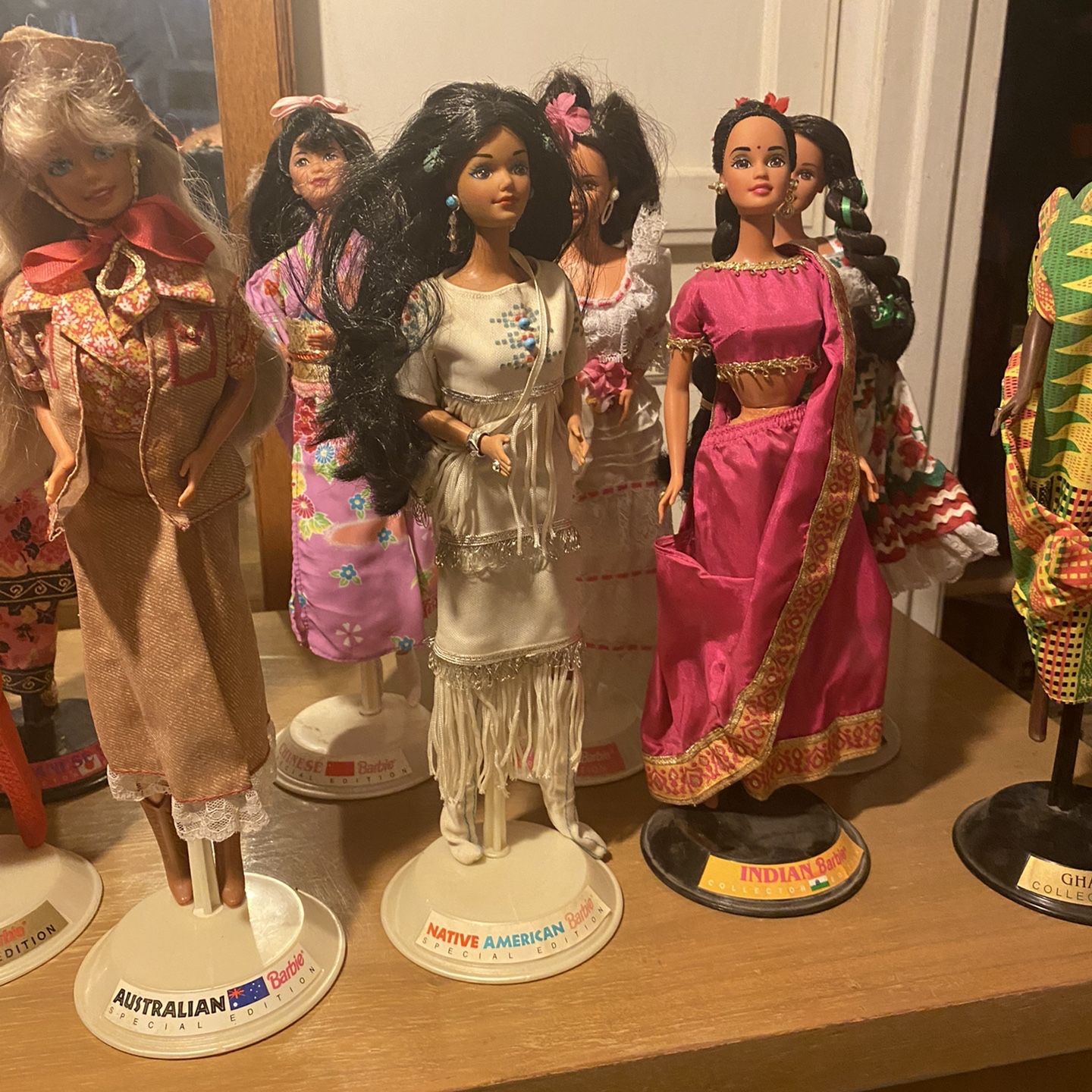 Alice In Wonderland Barbie for Sale in Surprise, AZ - OfferUp